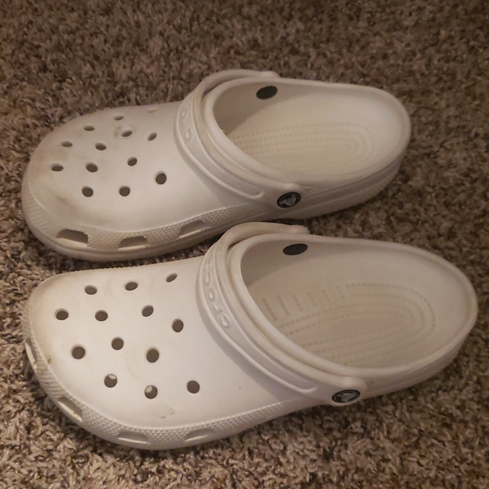 white crocs (7 men)- (9 women)